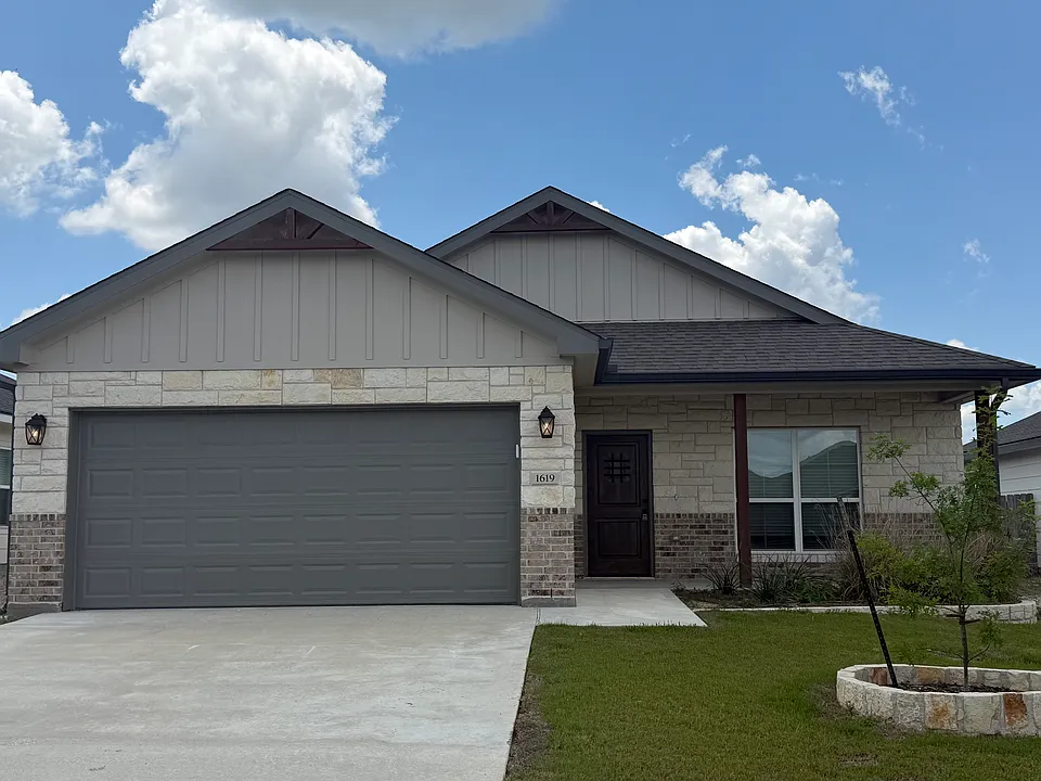1619 Sideoats Ln