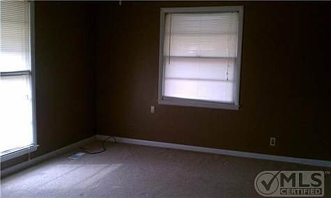 5th image of 221 Belaire Dr