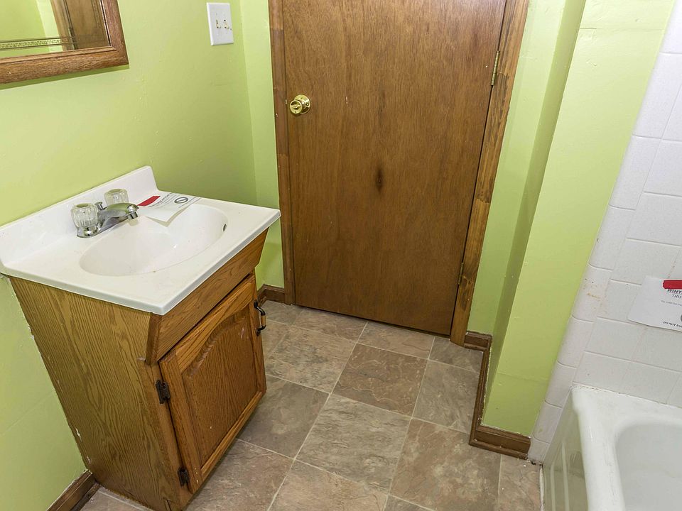 1st image of 1412 London Ave #15