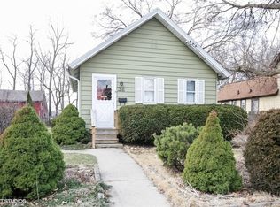 38 S Porter St, Elgin, IL 60120