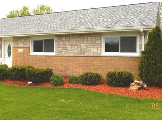 8718 Cranbrook Ln, Bridgeview, IL 60455