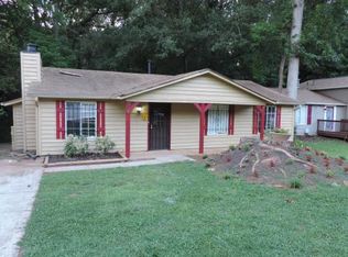 952 Parkwest Ln, Stone Mountain, GA 30088