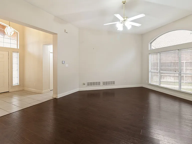 8804 Falcon View Dr — Photo 24