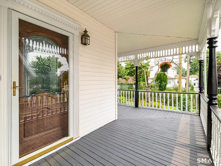 18 Elm Tree Pl #1 — Photo 1