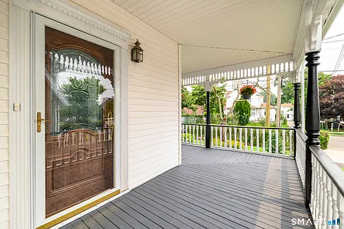 18 Elm Tree Pl Photo 1