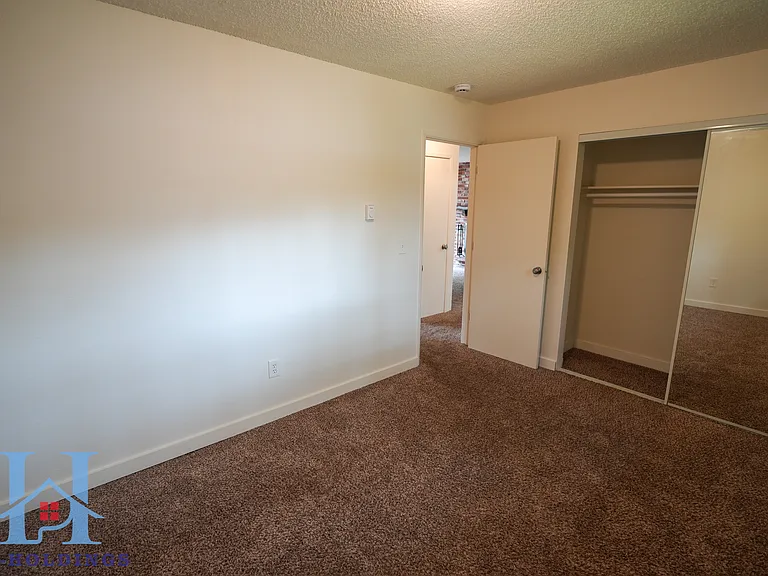 302 S McLoughlin Blvd #308 — Photo 14