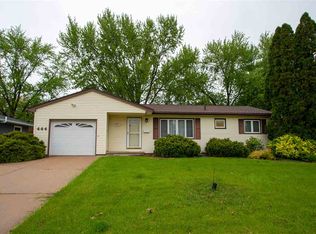 444 Devonshire Dr, Waterloo, IA 50701