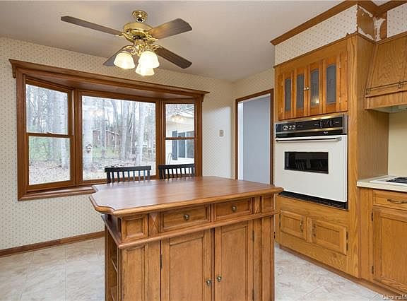 3rd image of 2048 Fairhill Cir