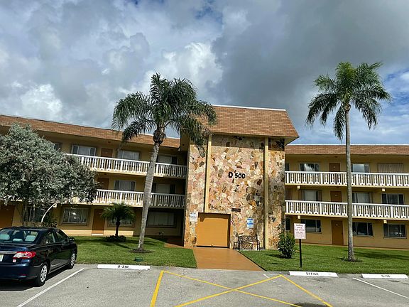2nd image of 500 Village Green Cir W APT 214