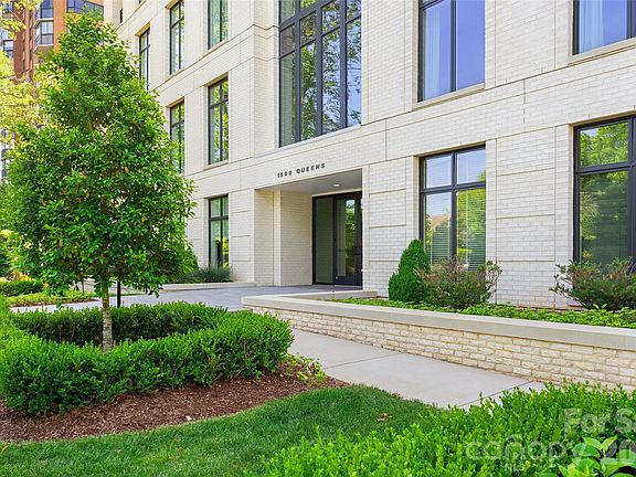 3rd image of 1500 Queens Rd #104