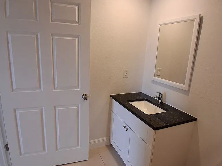 9007 Meadow Cir — Photo 10