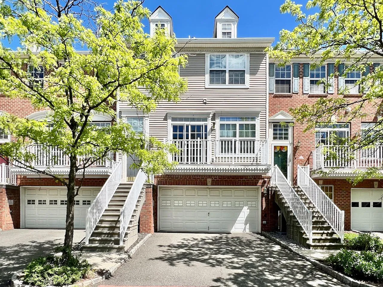 2 bed, 2.5 bath, 1491 sqft, $3,300 — Photo 1