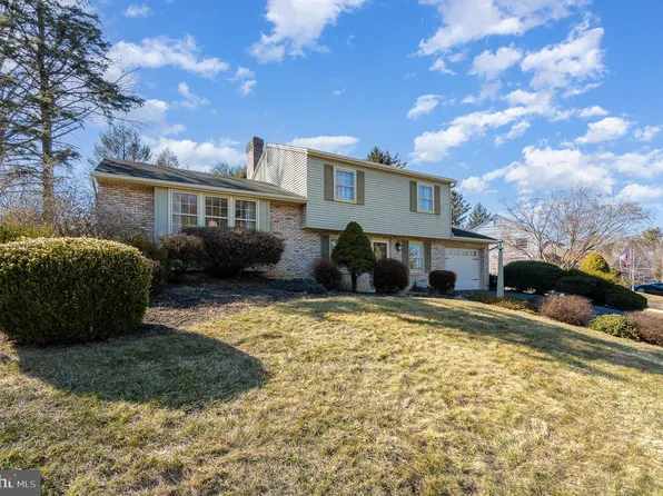 270 Hillcrest Rd, Camp Hill, PA 17011