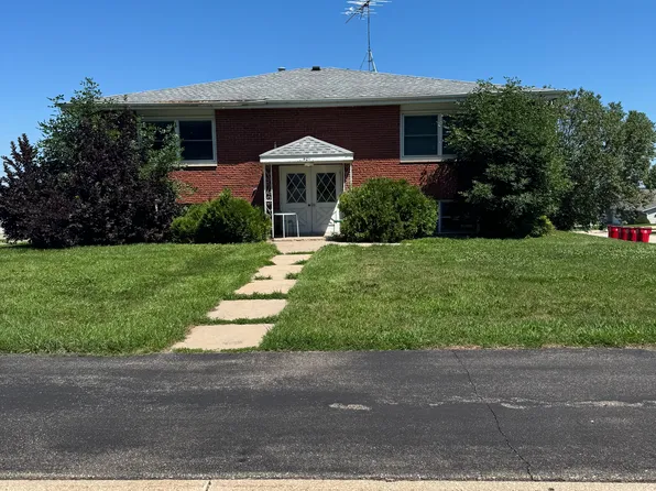 401 4th St NW, Byron, MN 55920