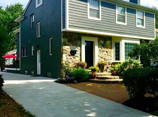 12938 Wales Ave, Huntington Woods, MI 48070