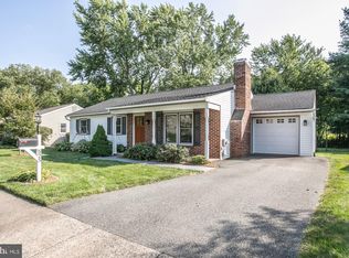 525 Pioneer Cir, Harleysville, PA 19438
