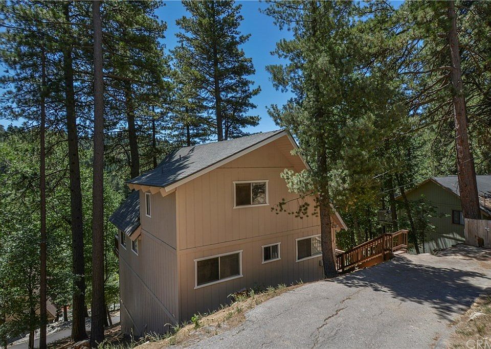 1st image of 26597 Thunderbird Dr