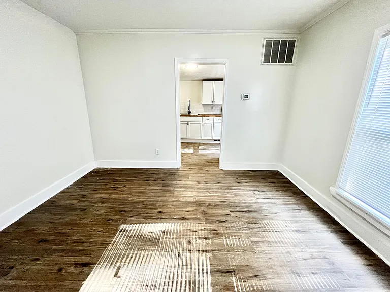 1118 W Whitney Ave — Photo 11