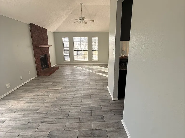 906 Wentwood Dr — Photo 15