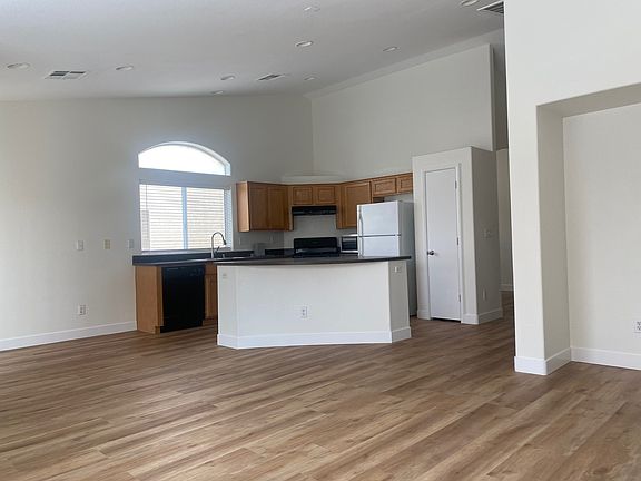 3rd image of 6297 Salmon Mountain Ave