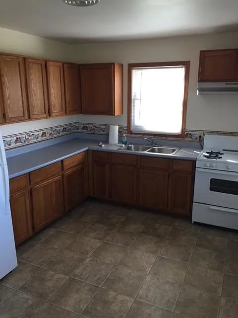 161 Ridgeview Ct — Photo 2