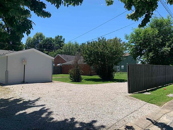 4th image of 1809 W Parrish Ave