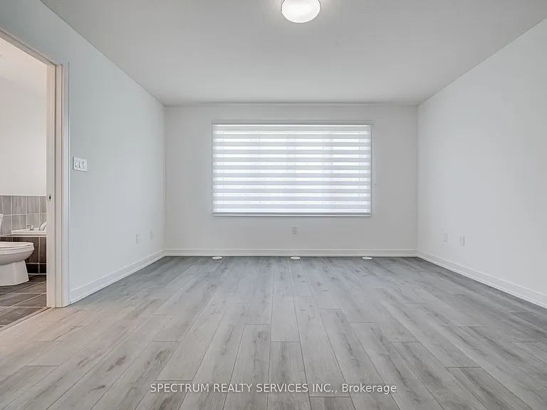 146 Blue Forest Cres — Photo 31
