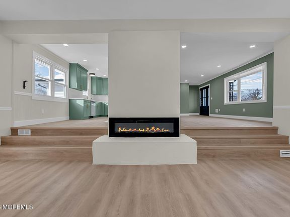 3rd image of 684 Brookside Drive