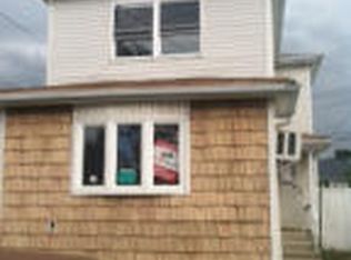 31 Maple Ter, Staten Island, NY 10306