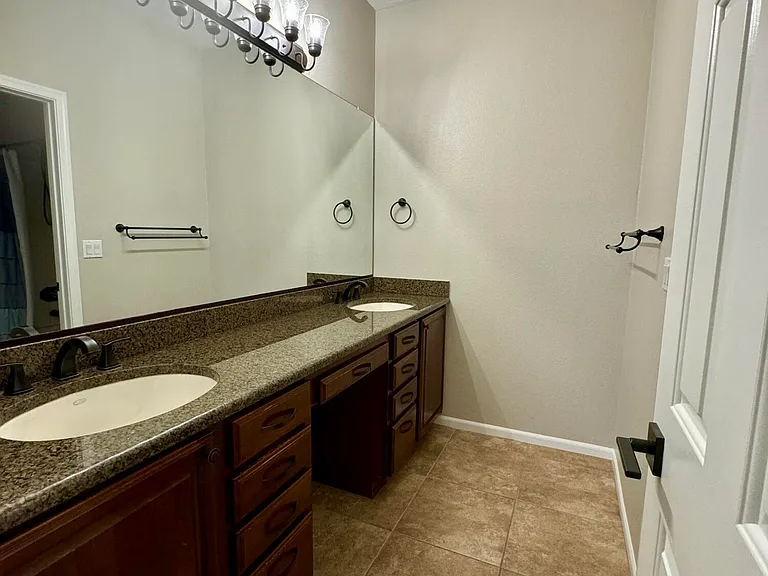 13245 S 35th St — Photo 11