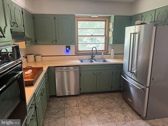 3rd image of 6040 Hannon Dr