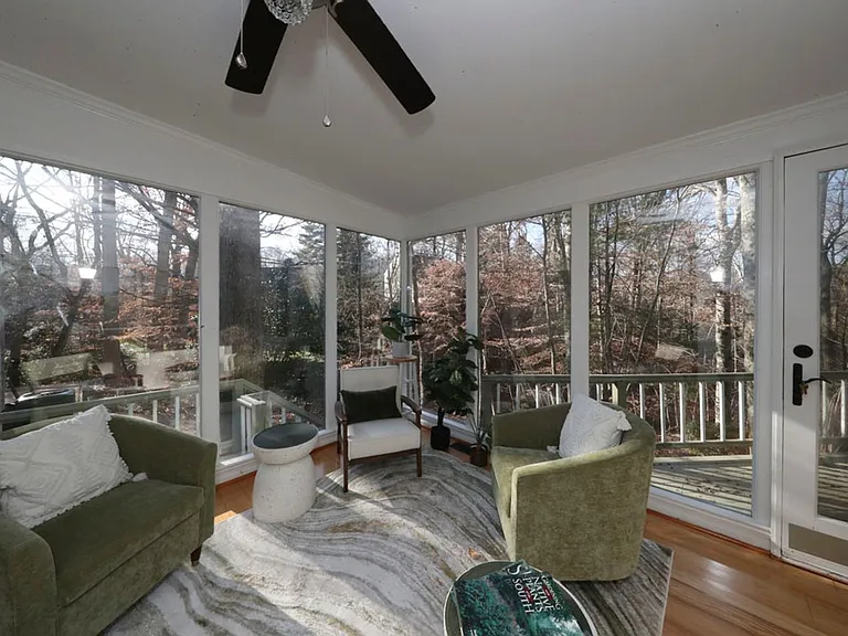 208 Fairfax Way — Photo 19