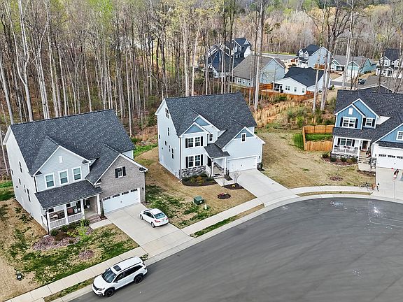 3rd image of 433 Reinsman Ct