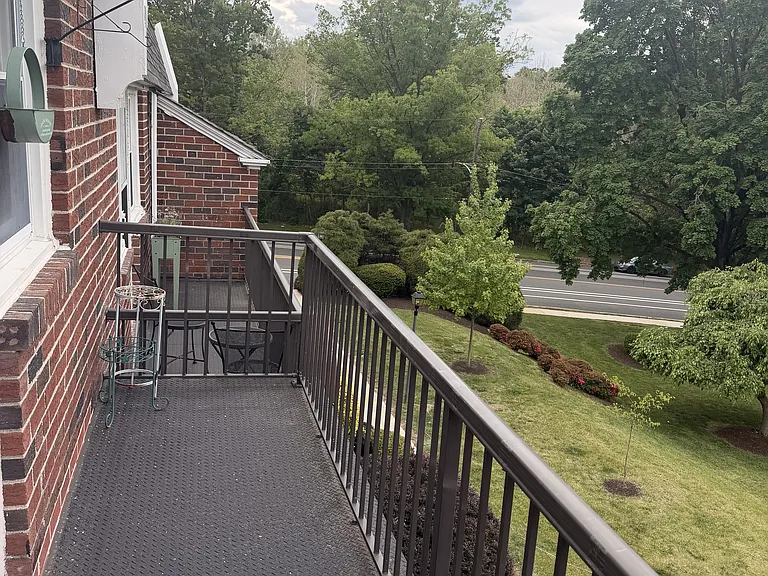 6901 Valley Ave #M5 — Photo 1
