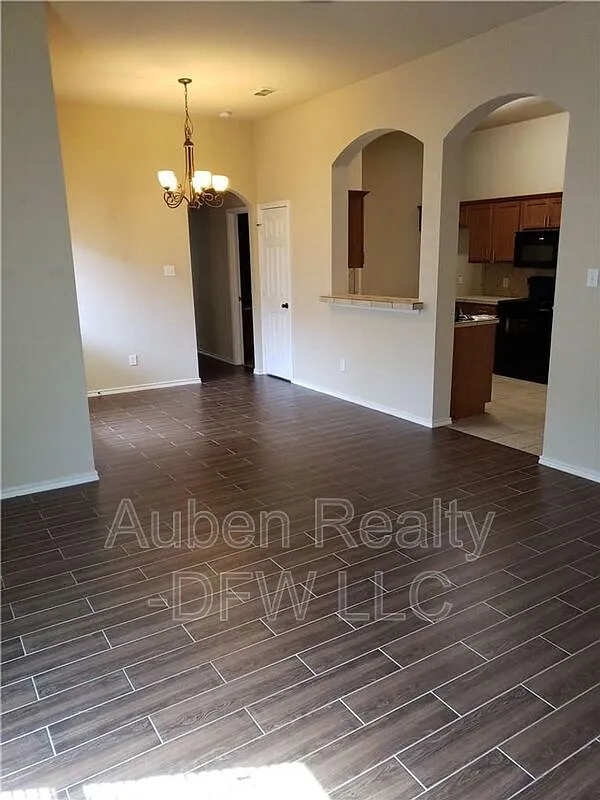 3 bed, 2.0 bath, 1225 sqft, $1,950 — Photo 4