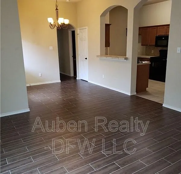 1512 Piedmont Dr — Photo 4