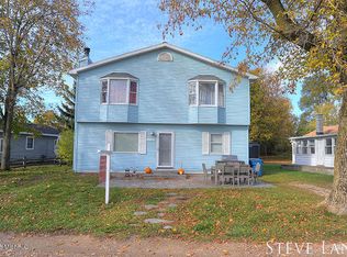 11107 Crooked Lake Dr NE, Rockford, MI 49341