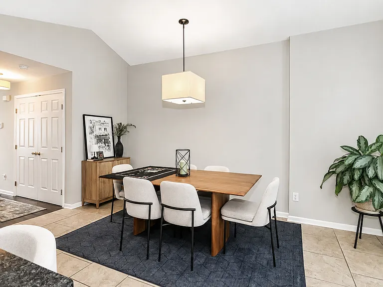 17633 Delmas Dr — Photo 15