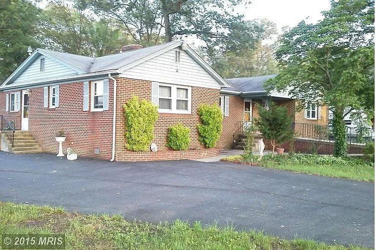 4650 Oak St photo 1