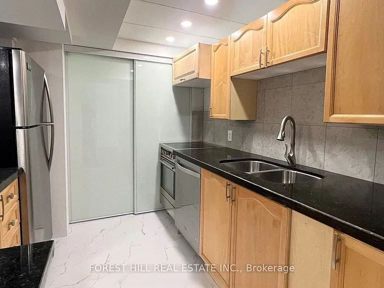 18 Boulding Dr #LOWER — Photo 8