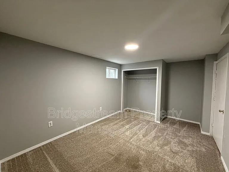 381 Sherman Dr — Photo 12