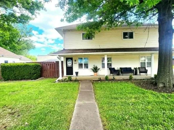 300 E McKay St, Frontenac, KS 66763