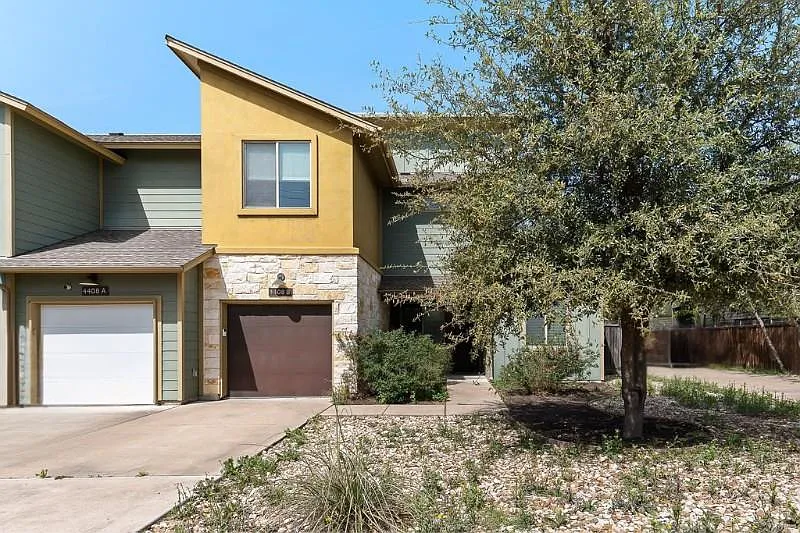 3 bed, 2.5 bath, 1811 sqft, $3,500 — Photo 2