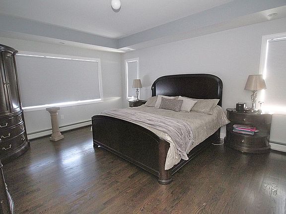 4th image of 40 Dintree Ln
