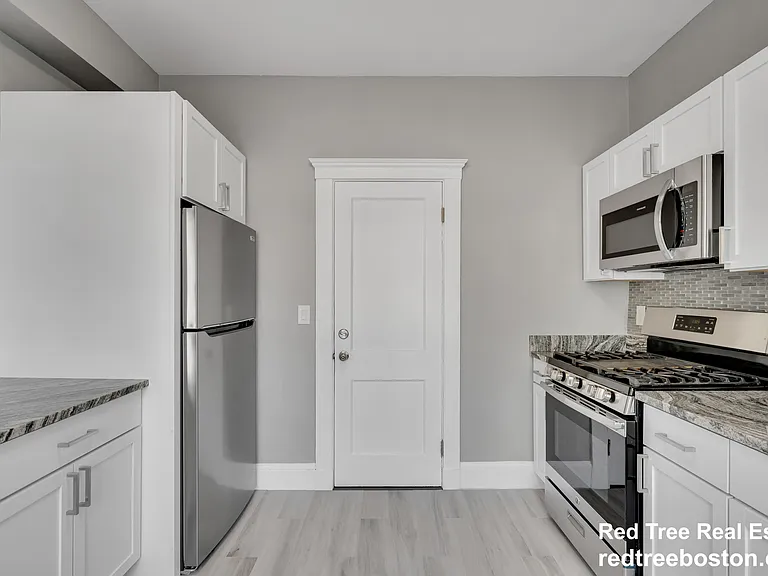 142 Sutherland Rd #U1 — Photo 9