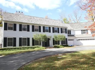 1447 E Goodrich Ln, Fox Pt, WI 53217