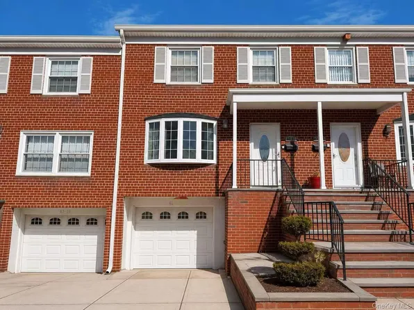 6337 Douglaston Parkway #37, Little Neck, NY 11362