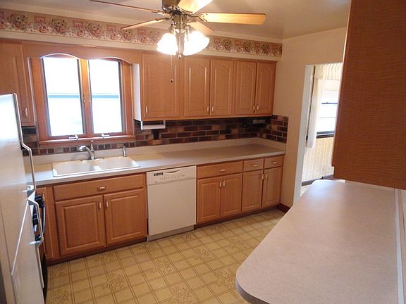 2nd image of 22819 W Davy Ct