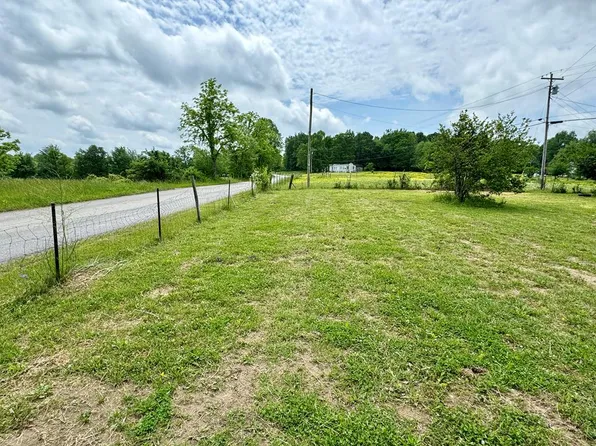 688 Mayland Rd, Crossville, TN 38571