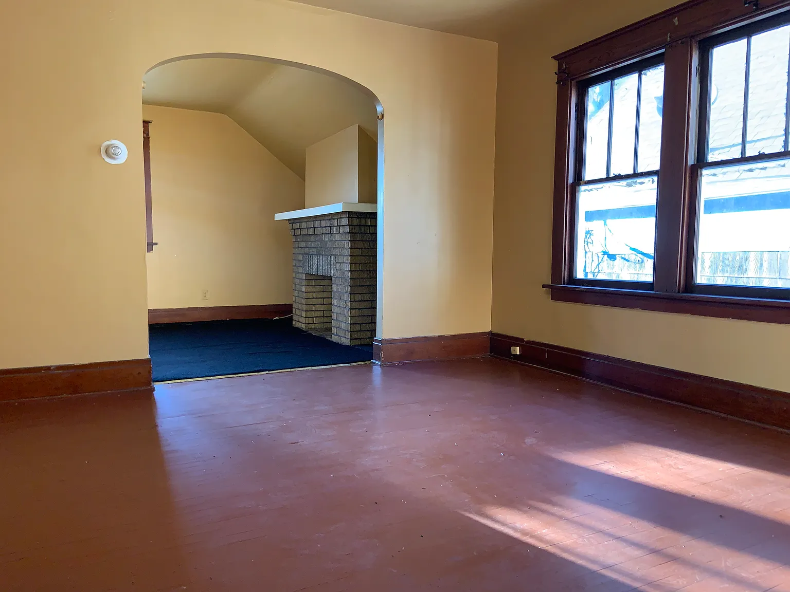2 bed, $900 — Photo 1